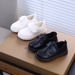 Chaussures en cuir pour garçons style anglais avec doublure chaude et velcro noir et blanc