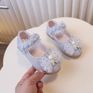 Chaussures princesse argentées à paillettes avec perles en dentelle et nœud lapin