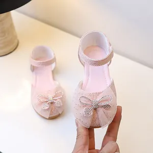 Rosa Mädchen Prinzessin Schuhe mit Glitzerzehen und Strassschleife für den Frühling