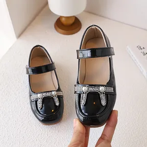Scarpe Mary Jane nere in vernice per bambine con perle e strass stile francese