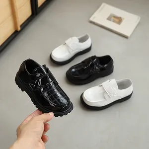 Boys British Style Leather Shoes Crocodile Embossed Patent Leather Soft Sole Velcro School Performance Shoes For Kids