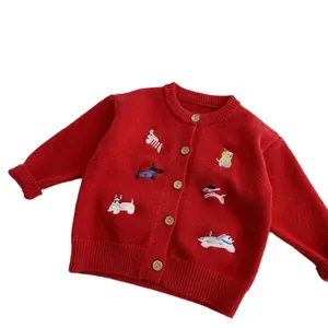 Cardigan in maglia rossa per bambini con ricami di cuccioli e bottoni in legno