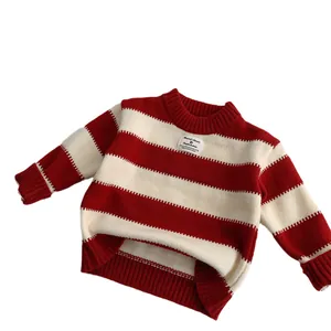 Maglione a righe bianche e rosse per bambini con girocollo e polsini a costine