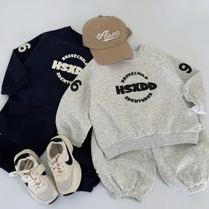 Set Sportivo Bambini Felpa e Pantaloni Stampa Lettere Misto Cotone Due Pezzi Tuta Sportiva Primavera Autunno