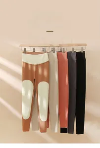 Leggings thermiques en coton à taille haute suspendus en noir, marron, beige et gris