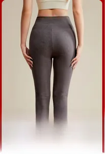 Vue détaillée du legging thermique gris sans couture à taille haute et texture côtelée