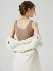 Débardeur marron à col carré avec coussinets et blazer blanc élégant pour femme