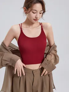 Camisole dos nu sexy à fines bretelles avec coussinets intégrés en rouge foncé