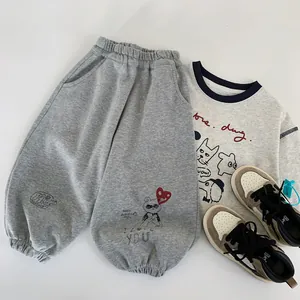 Pantalon de jogging gris pour enfants avec imprimé ours et t-shirt à manches longues assorti