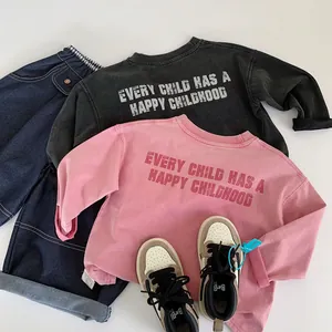 Completo bambini felpe in cotone vintage e jeans con ricamo e sneakers stile retrò