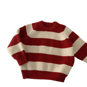 Klassischer rot-weiß gestreifter Strickpullover für Kinder aus weicher Baumwollmischung