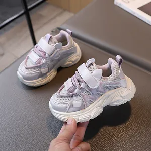 Baskets en maille respirante pour enfants en violet et blanc avec velcro et semelle antidérapante