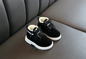 Détails des bottes d'hiver noires pour enfants avec doublure en polaire chaude et semelle