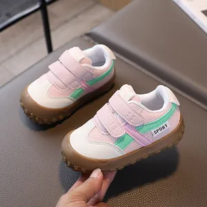 Sneaker traspiranti per neonati rosa e verdi con suola antiscivolo e chiusura velcro