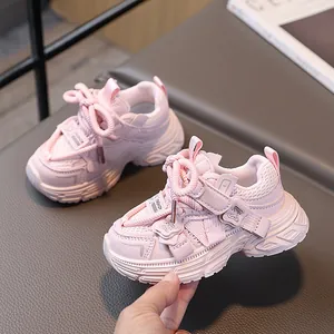 Pinkfarbene Sportschuhe für Mädchen mit atmungsaktivem Mesh und Schmetterlingsdekor