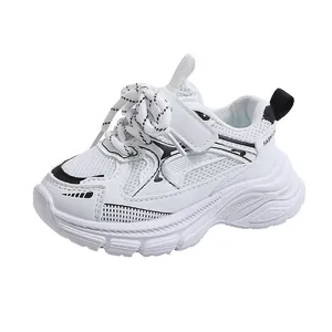 Baskets de sport pour enfants en maille respirante blanche avec semelles antidérapantes