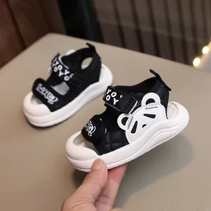Sandales d'été mignonnes panda pour bébés avec semelles souples et brides velcro pour enfants