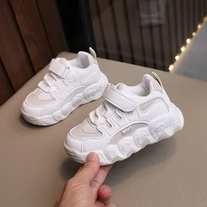 Chaussures de sport blanches pour enfants avec velcro et semelle antidérapante