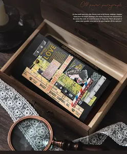 Detalle de pegatinas vintage para scrapbooking con motivos de papel viejo en cajón