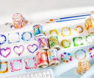 Macro di nastri decorativi ad acquerello e cornici per journaling creativo fai-da-te