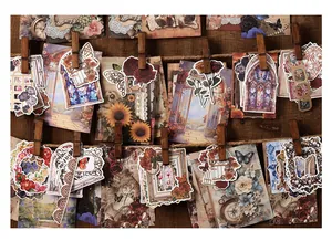 Détail de papier de scrapbooking vintage avec papillons et fleurs sur une corde en jute