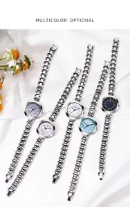 Cinq montres vintage pour femmes en alliage avec cadrans colorés en nacre de perle