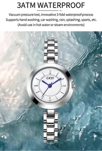 Gros plan d'une montre GEDI en argent étanche 3ATM avec des éclaboussures d'eau