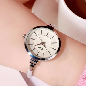 Orologio da donna GEDI con quadrante crema e cinturino in metallo argento al polso