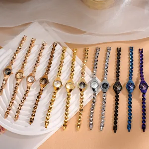 Montres quartz pour femmes avec verre à facettes et bracelets métalliques colorés