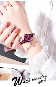 Montre à quartz violette élégante avec cadran en strass et bracelet métallique fin