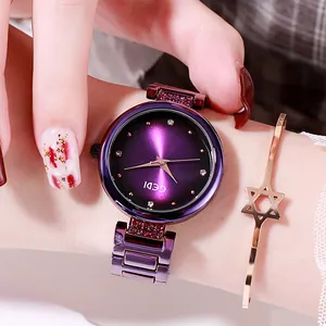 Orologio al quarzo viola minimalista con quadrante sfumato e braccialetto a stella