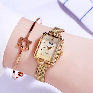 Orologio al quarzo quadrato dorato da donna con cinturino a maglia e bracciale a stella