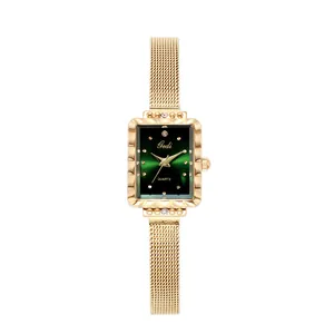 Orologio rettangolare dorato da donna con quadrante verde e cinturino in maglia