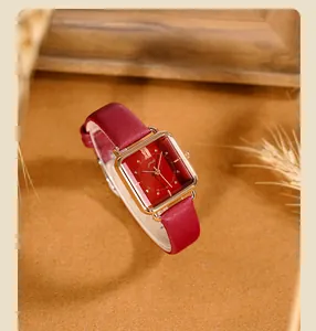 Reloj de cuarzo retro cuadrado para mujer con correa de cuero rojo y caja dorada fina