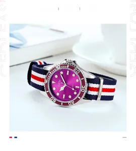 Détail de la montre à quartz GEDI avec cadran violet et bracelet NATO en tissu de style moderne