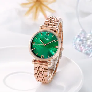 Montre élégante en acier or rose avec cadran malachite vert et chiffres romains
