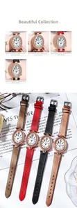 Collection de montres ovales pour femmes avec strass et bracelets cuir en quatre couleurs