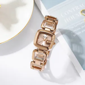 Montre luxe GEDI pour femme à cadran carré or rose et bracelet gourmette évidé en forme de G