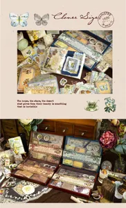 Λεπτομερής προβολή vintage κιτ scrapbooking με αυτοκόλλητα πεταλούδας και ταινίες washi