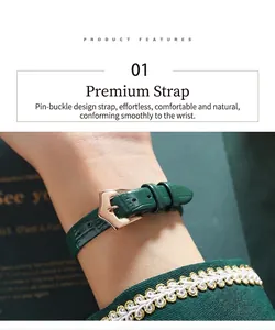 Details eines eleganten grünen Lederarmbandes mit Roségold-Schließe am Handgelenk