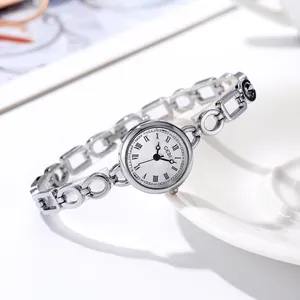 Elegante orologio da donna in lega d'argento con quadrante bianco e numeri romani