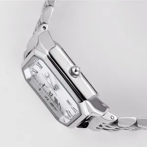 Montre Gedi carrée en acier argenté pour femme avec chiffres romains et bracelet perlé