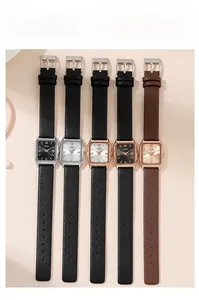 Plusieurs montres carrées élégantes pour femmes avec bracelets en cuir variés