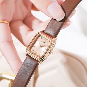 Montre rectangulaire pour femme en or rose avec bracelet en cuir marron et cadran