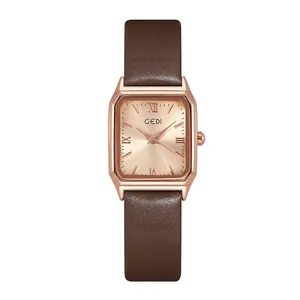 Montre carrée élégante en or rose avec bracelet en cuir marron et cadran romain