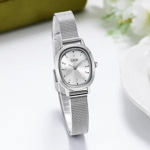 Minimalistische Damen Quarzuhr Elegantes Ovales Zifferblatt Legierung Milanaise Armband Wasserdichte Analoge Mode Armbanduhr