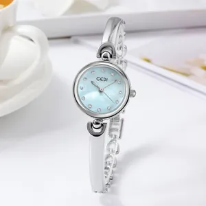 Reloj de cuarzo GEDI plateado con esfera de nácar azul y marcadores de cristal fino