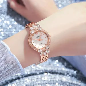 Orologio da donna elegante in oro rosa con lunetta in cristallo e cinturino in acciaio
