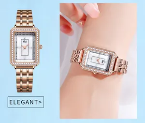 Dettaglio orologio rettangolare oro rosa con lunetta in strass e quadrante in madreperla