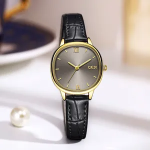 Elegante Damenquarzuhr mit goldenem Gehäuse, grauem Perlmuttzifferblatt und schwarzem Lederband